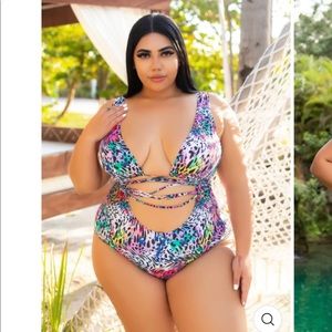 Brand New One Piece Swimsuit 2X Colorful Leopard Print